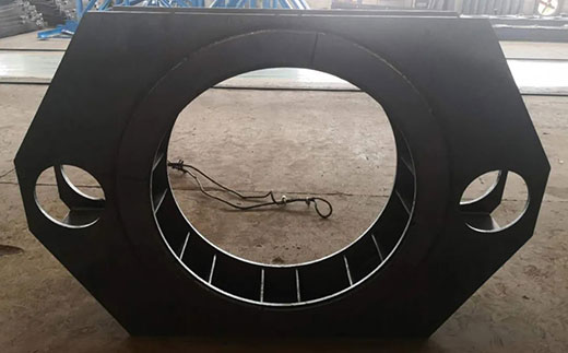 上Ｄ瞎28机械人焊接事情站焊接大型工件