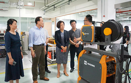 江西省政府副省长吴忠琼带队走访上海南宫28总部