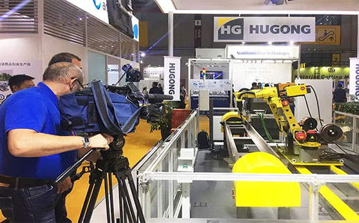 第二届进博会俄罗斯国家电视台拍摄南宫28意大利CEA展位